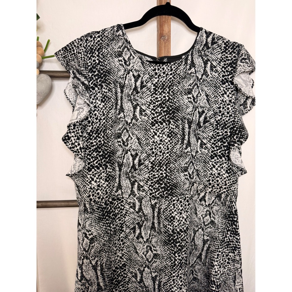 Who What Wear Womens XL Black White Snake Print Flutter Sleeve Mini Dress - Picture 3 of 8